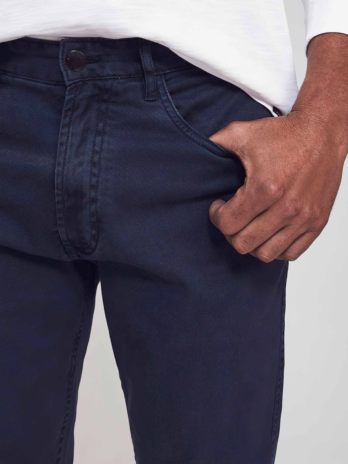 Navy 5-Pocket Pant J402800