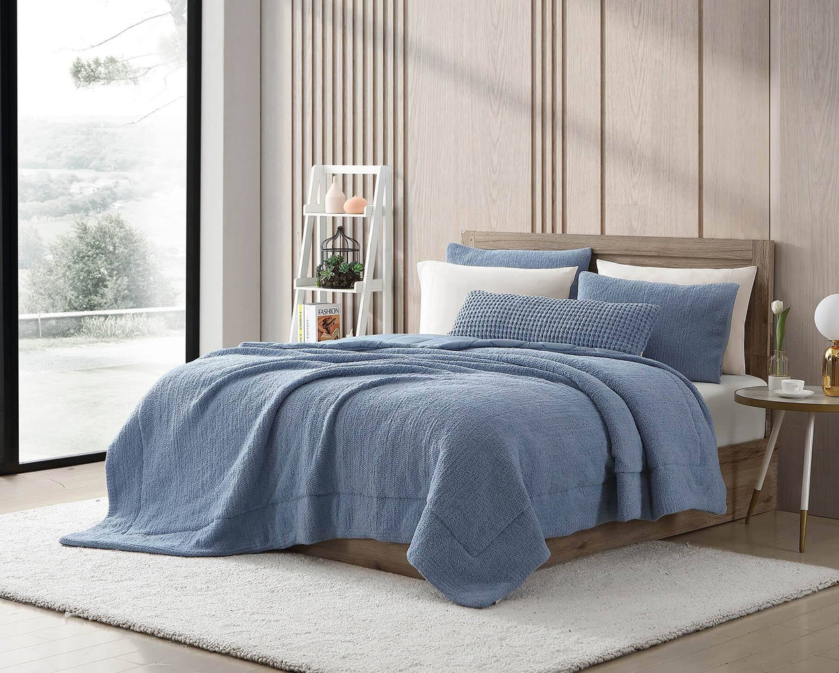 King Blue Comforter E5895