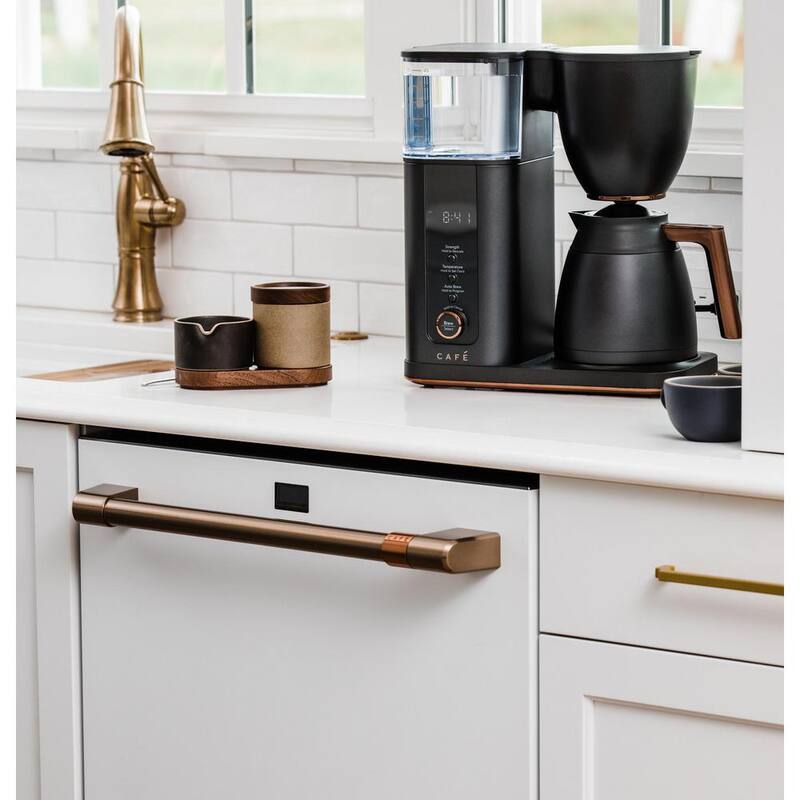 10 Cup Matte Black Drip Coffee Maker with Thermal Carafe D2670