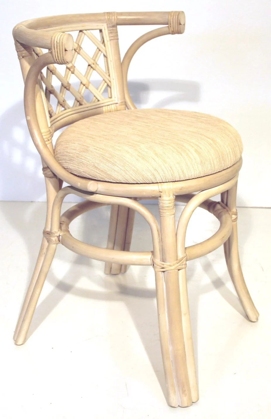 Set of 2 Natural Rattan Chairs and Oval Glass Table R86652