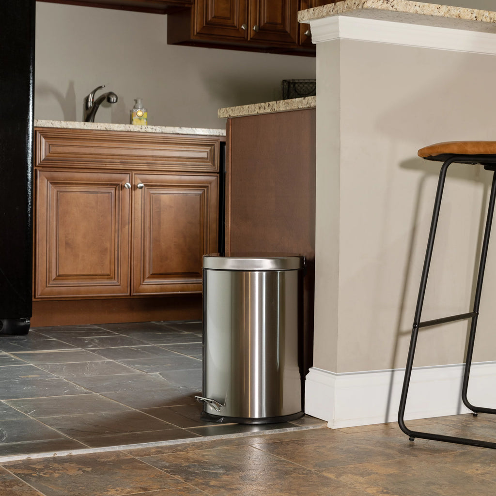 Round Stainless Steel Soft Close Step Trash Can 5.3 Gallons J76867